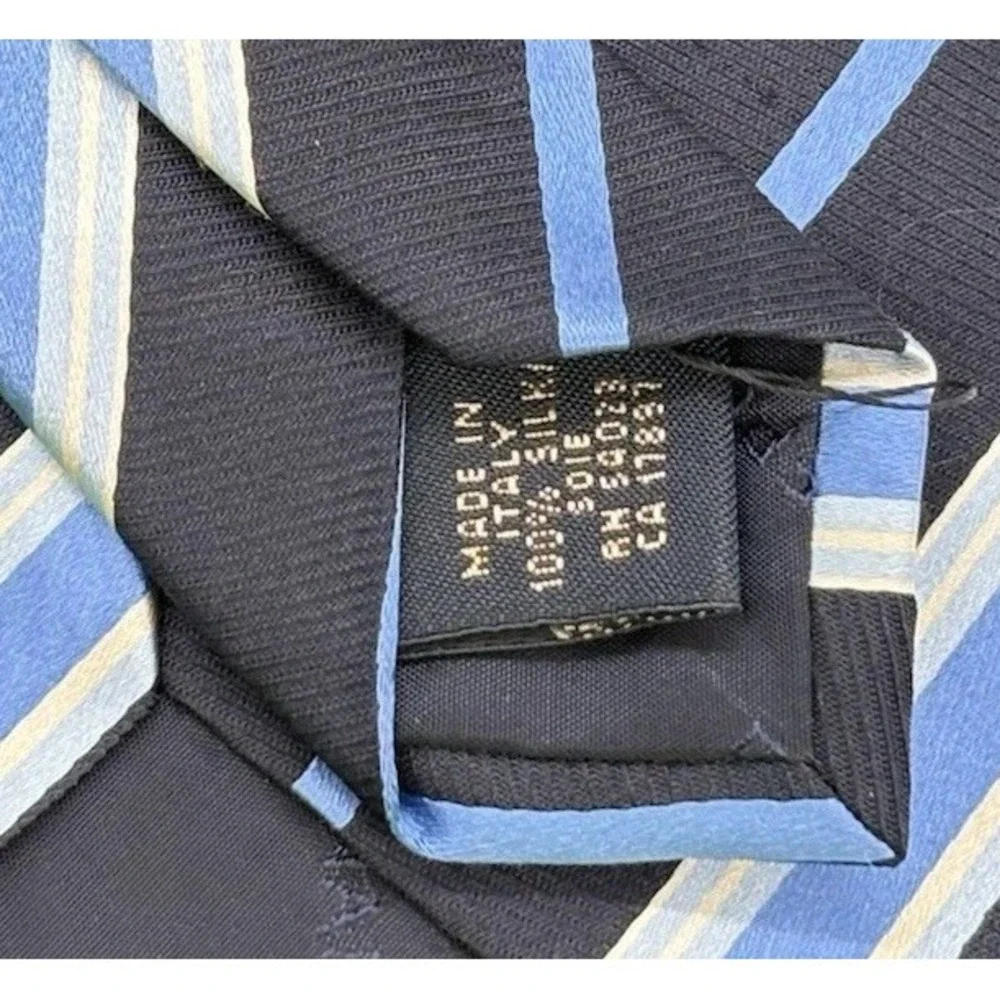 Banana Republic Blue Diagonal Striped Men's Silk Necktie New